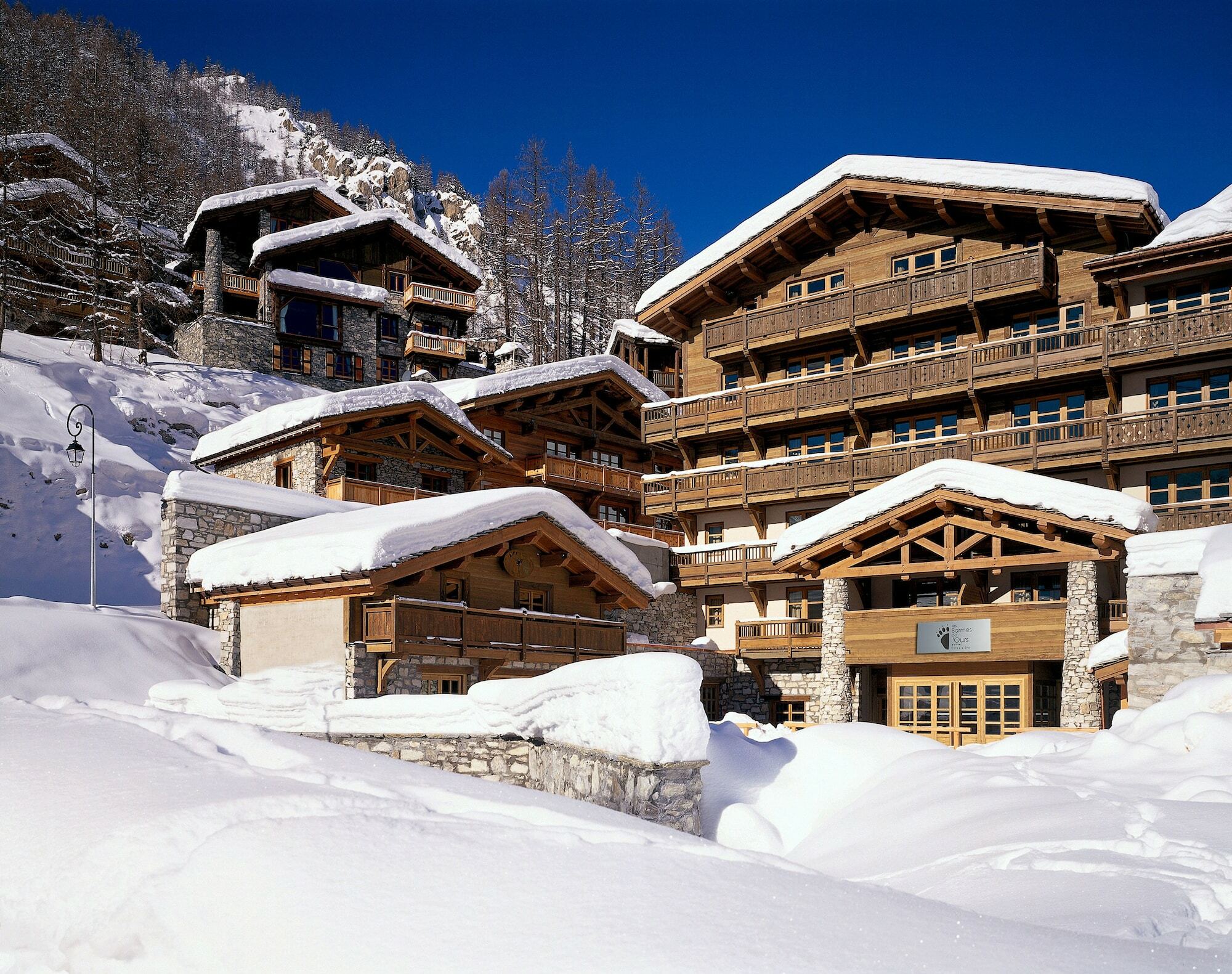 Hotel Les Barmes De L'Ours Val-dʼIsère المظهر الخارجي الصورة